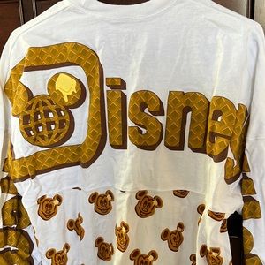 Disney world Mickey waffle spirit jersey EUC